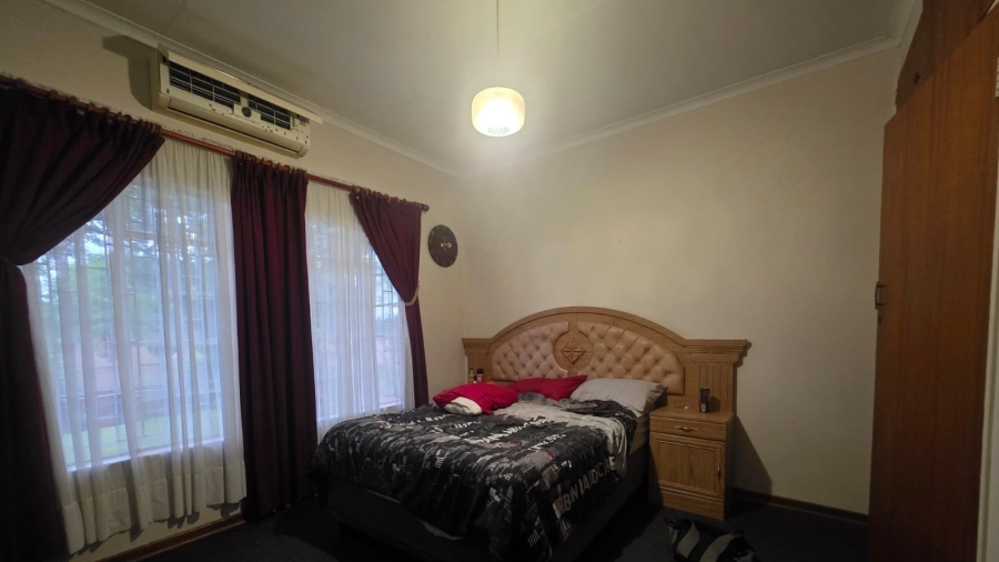 4 Bedroom Property for Sale in Geelhoutpark North West